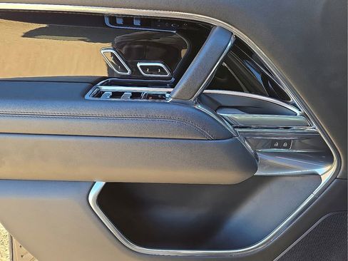 Used 2023 Land Rover Range Rover SE image 22