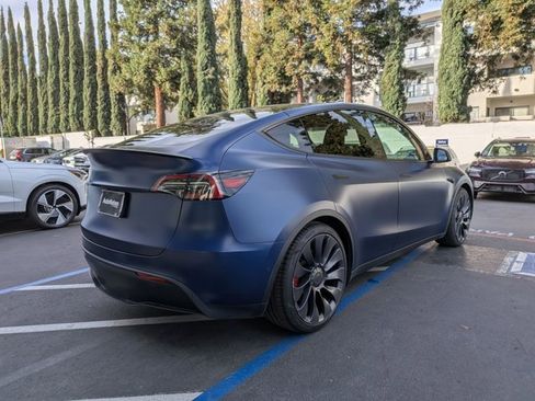 Used 2021 Tesla Model Y Performance image 5