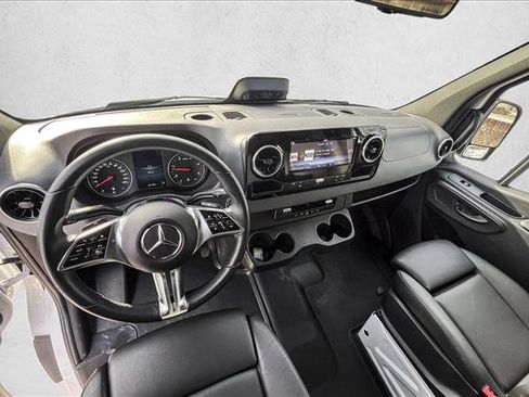 Used 2025 Mercedes-Benz Sprinter 2500 image 19