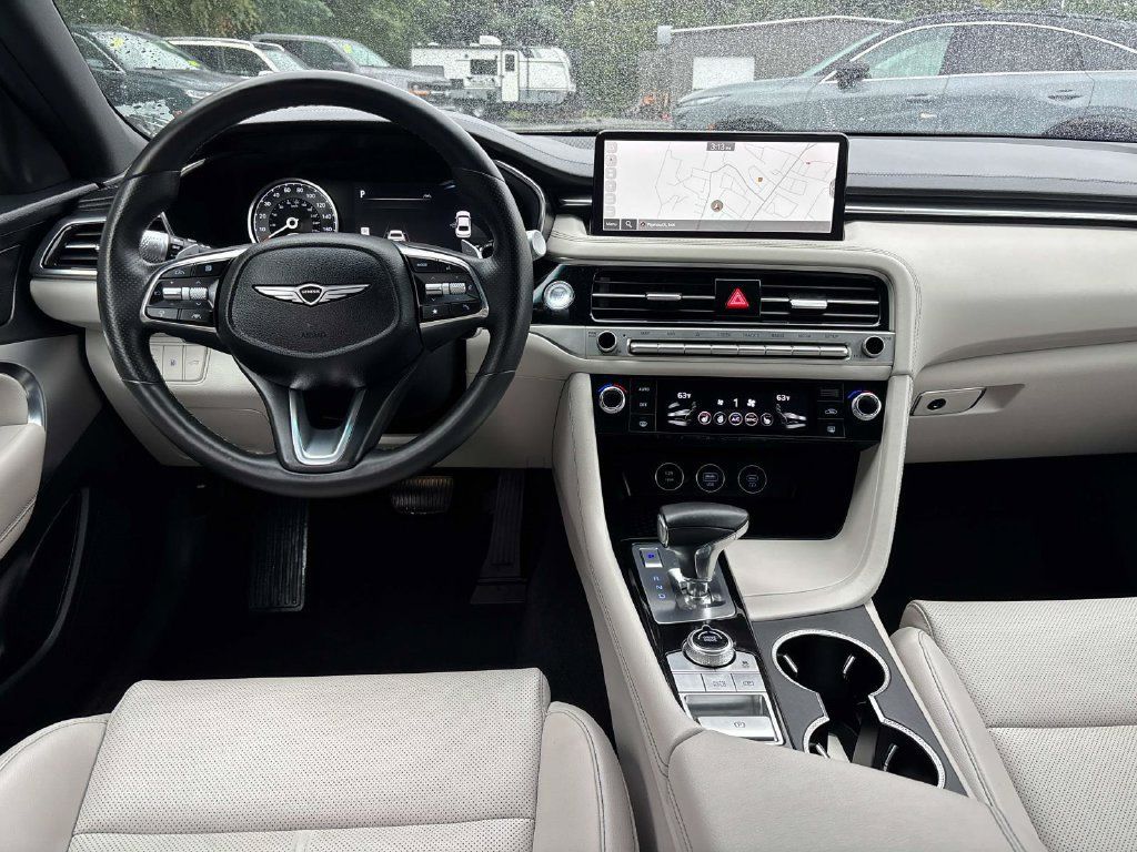 Used 2025 Genesis G70 2.5T AWD/4WD image 11