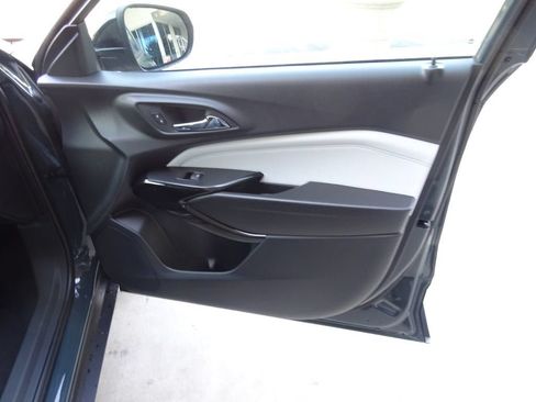 New 2026 Chevrolet Trax LT w/ Sunroof Package FWD image 28