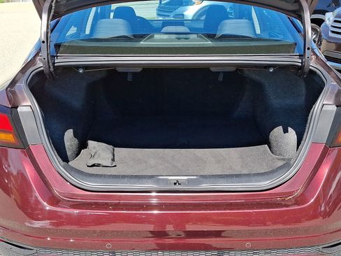 Used 2024 Nissan Altima 2.5 SV FWD image 29