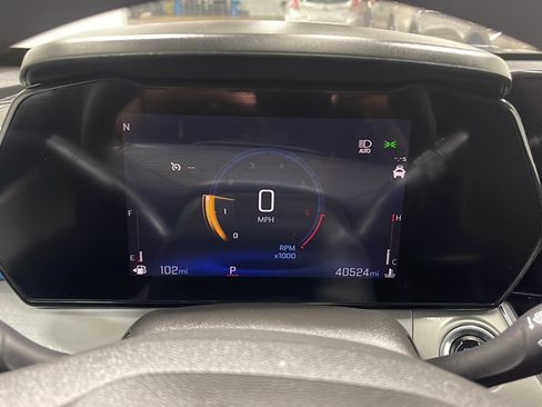 Used 2025 Chevrolet Trax LT FWD image 5