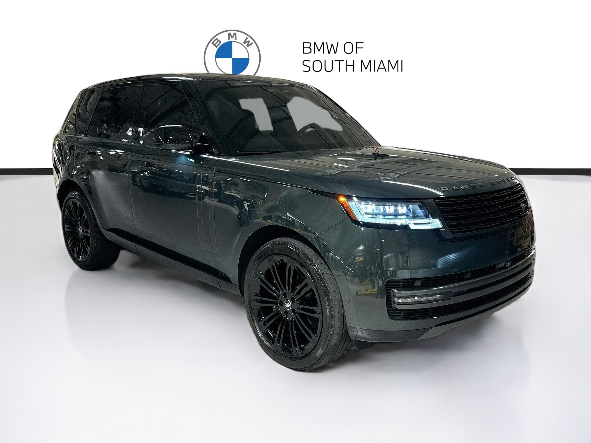 Used 2025 Land Rover Range Rover SE AWD/4WD image 1