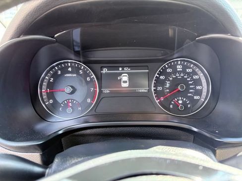 Used 2024 Kia Forte LXS w/ LXS Technology Package FWD image 19