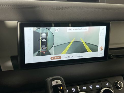 Used 2020 Land Rover Defender 110 SE image 13