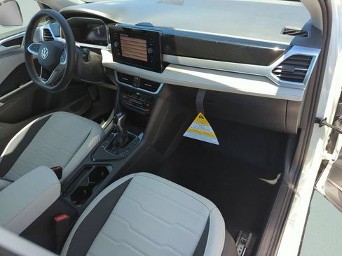 New 2026 Volkswagen Taos SE FWD image 18