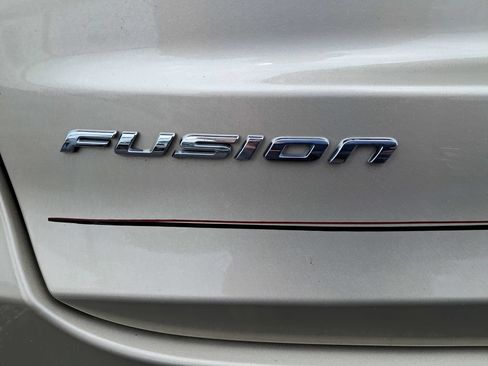 Used 2019 Ford Fusion Titanium FWD image 11
