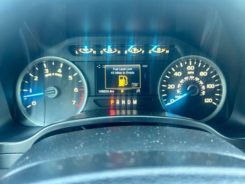 Used 2018 Ford F150 XLT w/ Equipment Group 302A Luxury AWD/4WD image 9