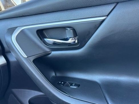 Used 2016 Nissan Altima 2.5 SV w/ Convenience Package FWD image 31