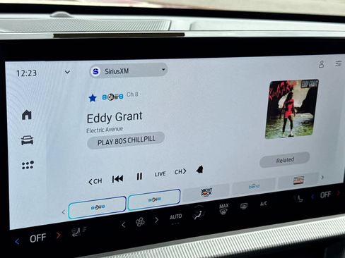 Certified 2025 Ford Explorer ST-Line image 19