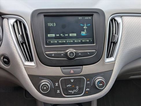 Used 2018 Chevrolet Malibu LS FWD image 13