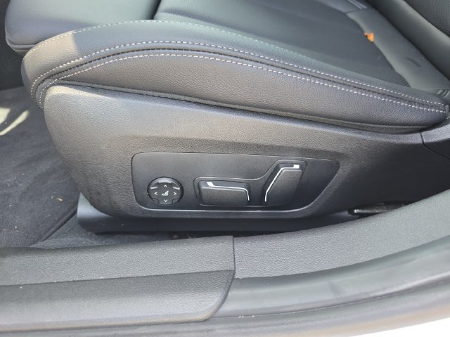 Used 2026 BMW 330i Sedan RWD image 12