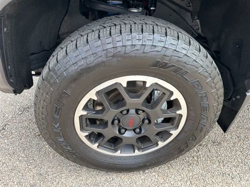 Used 2024 Toyota Tacoma TRD Off-Road image 9