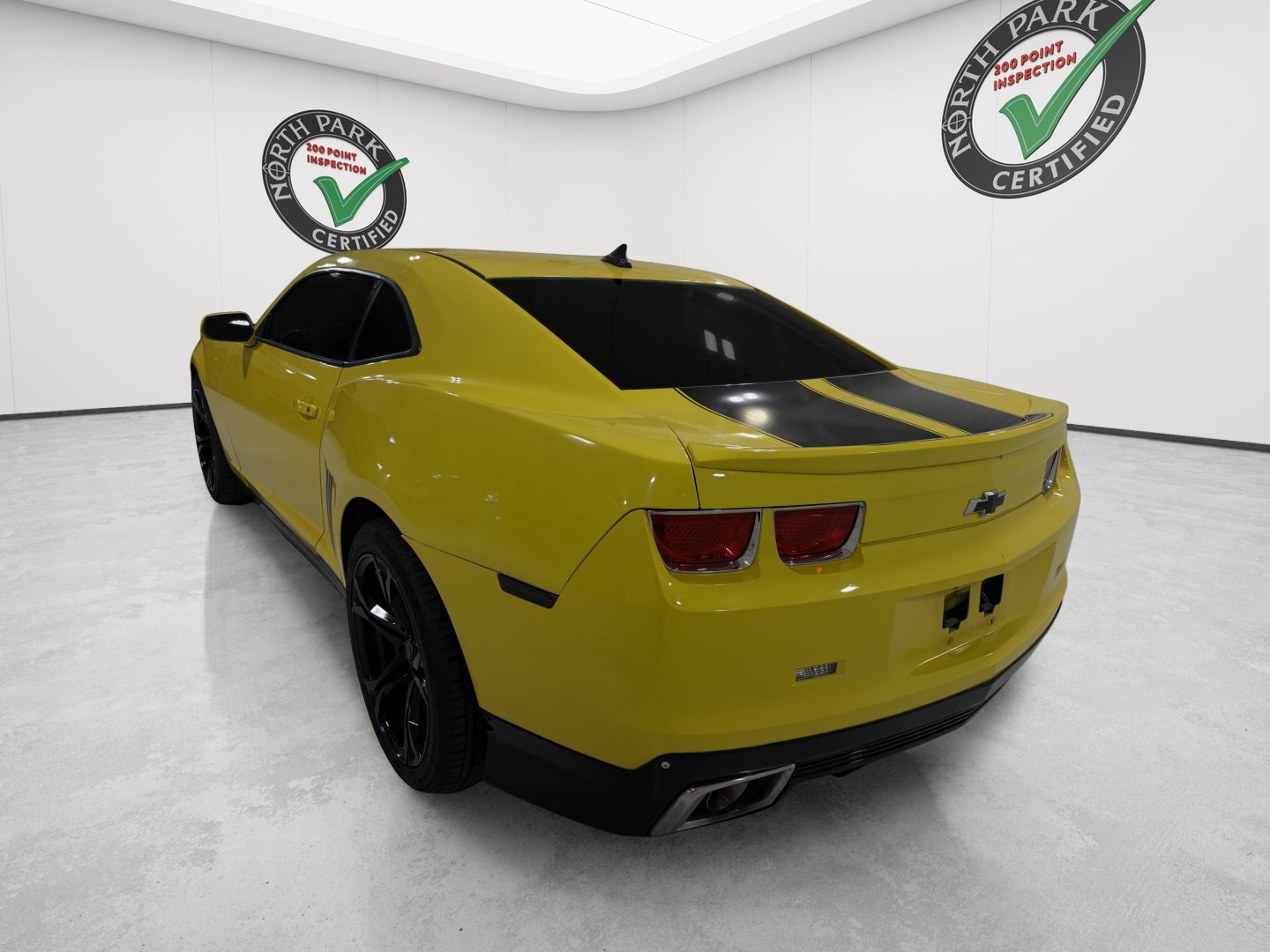 Used 2010 Chevrolet Camaro SS w/ LPO, Ground Effects Package RWD image 4