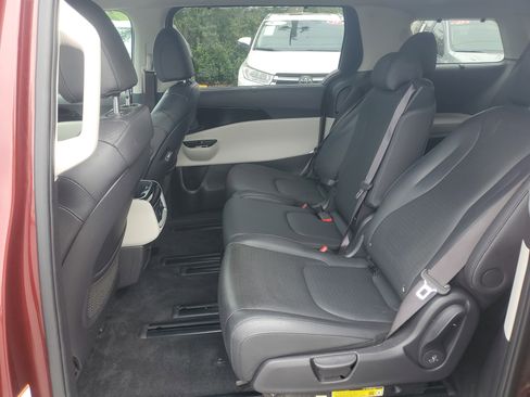 Used 2024 Kia Carnival SX Prestige FWD image 13