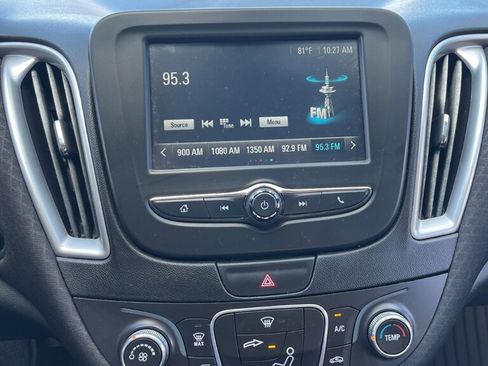 Used 2018 Chevrolet Malibu LS FWD image 12