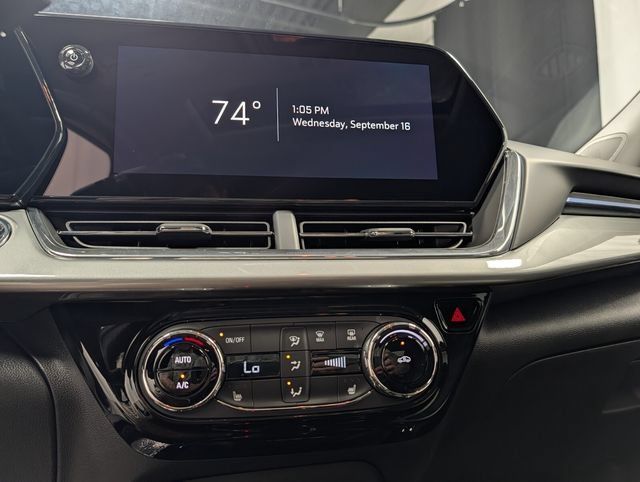 New 2026 Chevrolet Trax LT w/ Sunroof Package FWD image 22