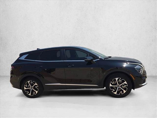 Used 2025 Kia Sportage EX FWD image 4
