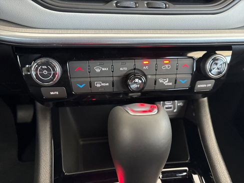 New 2026 Jeep Compass Limited image 18