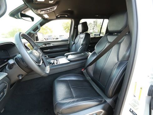 Used 2024 Jeep Wagoneer L Series II RWD image 26