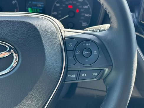 Used 2025 Toyota Corolla SE FWD image 33