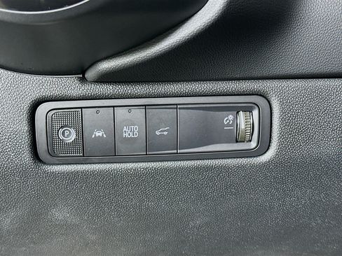 Used 2025 Chevrolet Equinox EV RS FWD image 17