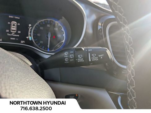 Used 2024 Chrysler Pacifica Touring-L image 29