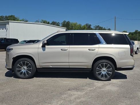 Used 2021 Cadillac Escalade Premium Luxury w/ Driver Assist Tech Package AWD/4WD image 2