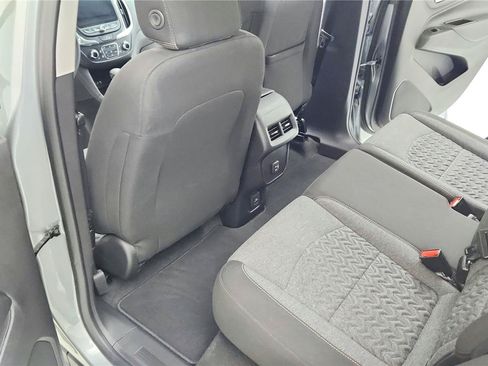 Used 2024 Chevrolet Equinox LT AWD/4WD image 12