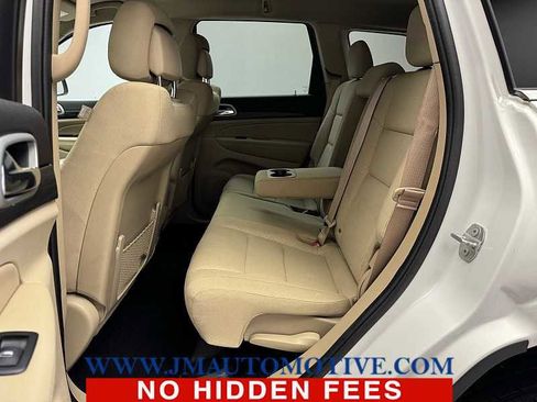 Used 2021 Jeep Grand Cherokee Laredo AWD/4WD image 14