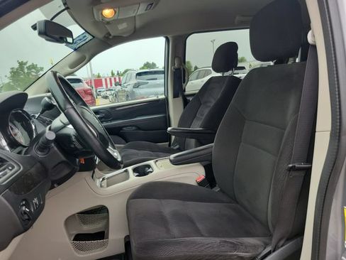 Used 2015 Dodge Grand Caravan SXT w/ UConnect Hands-Free Group FWD image 5