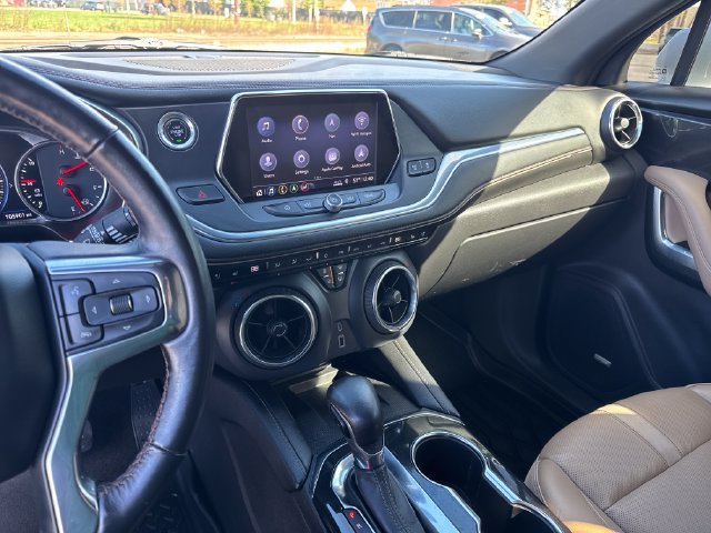 Used 2019 Chevrolet Blazer Premier w/ Sun and Wheels Package AWD/4WD image 18
