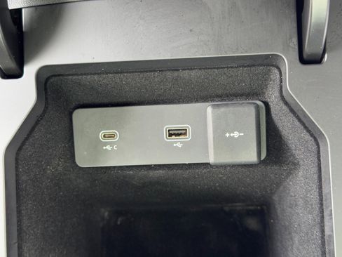 Used 2022 Land Rover Discovery Sport SE R-Dynamic image 34