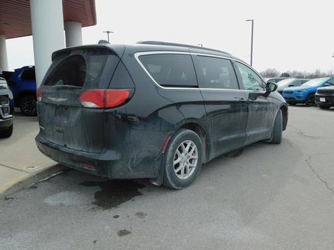 Used 2020 Chrysler Voyager LX w/ Cold Weather Group image 8