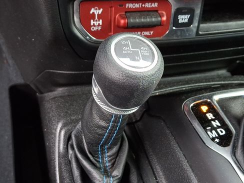 Used 2022 Jeep Wrangler Unlimited Rubicon 4xe AWD/4WD image 24