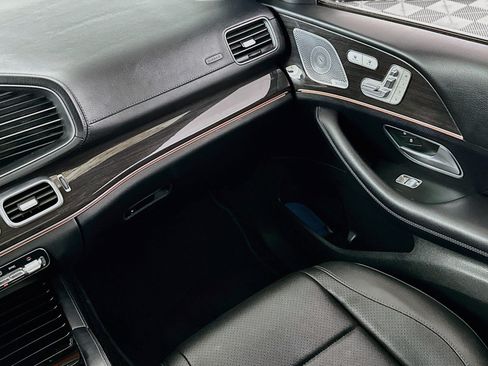 Used 2020 Mercedes-Benz GLS 450 4MATIC image 22