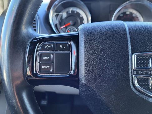 Used 2019 Dodge Grand Caravan SXT image 23