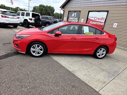 Used 2016 Chevrolet Cruze LT w/ Convenience Package image 8