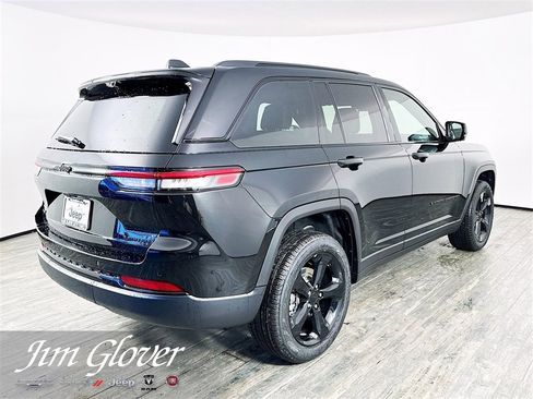 New 2025 Jeep Grand Cherokee Limited w/ Luxury Tech Group II image 4