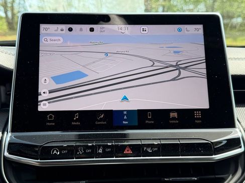 New 2026 Jeep Compass Limited image 18