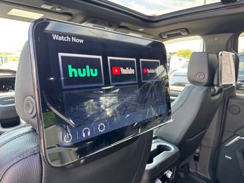 Used 2024 GMC Yukon XL Denali w/ Advanced Technology Package AWD/4WD image 39