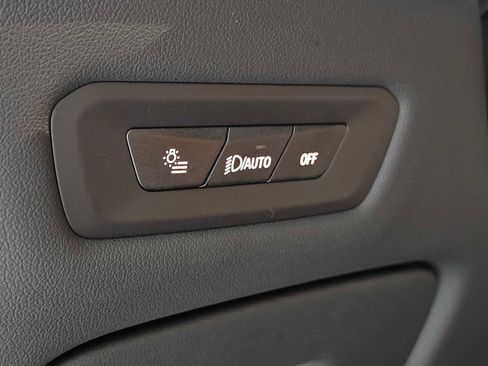 Used 2025 BMW X5 xDrive40i w/ M Sport Package AWD/4WD image 25