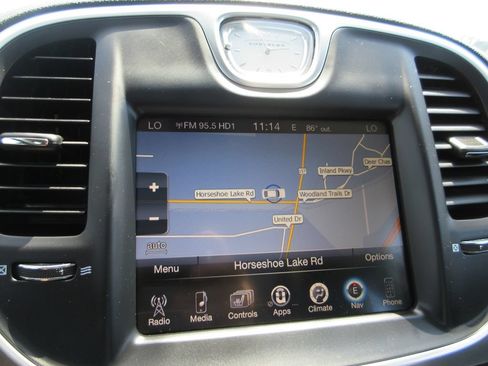 Used 2016 Chrysler 300 Limited AWD/4WD image 15