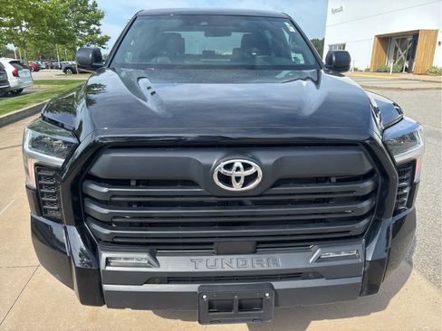 Used 2025 Toyota Tundra SR5 w/ SR5 Premium Package AWD/4WD image 3