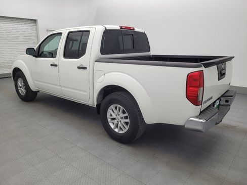 Used 2019 Nissan Frontier SV image 3