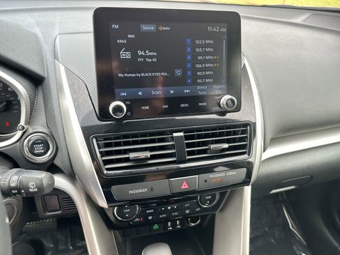 Used 2024 Mitsubishi Eclipse Cross SE image 16