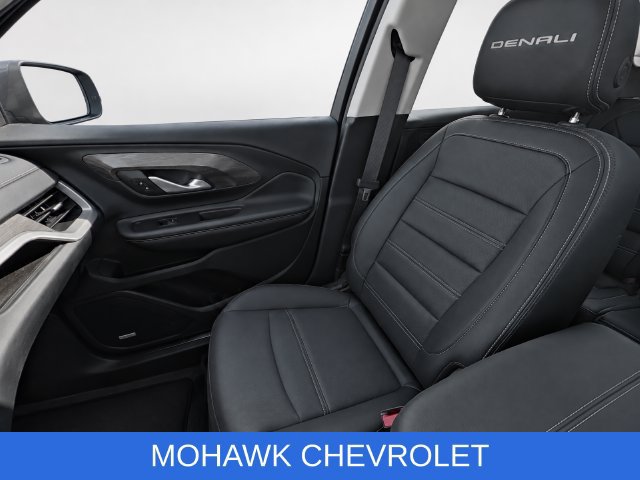Used 2022 GMC Terrain Denali w/ Denali Premium Package AWD/4WD image 13