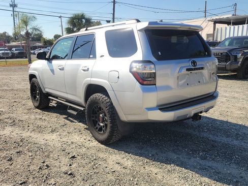 Used 2022 Toyota 4Runner SR5 Premium image 4