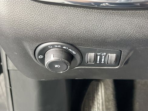 Used 2022 Jeep Compass Limited image 10